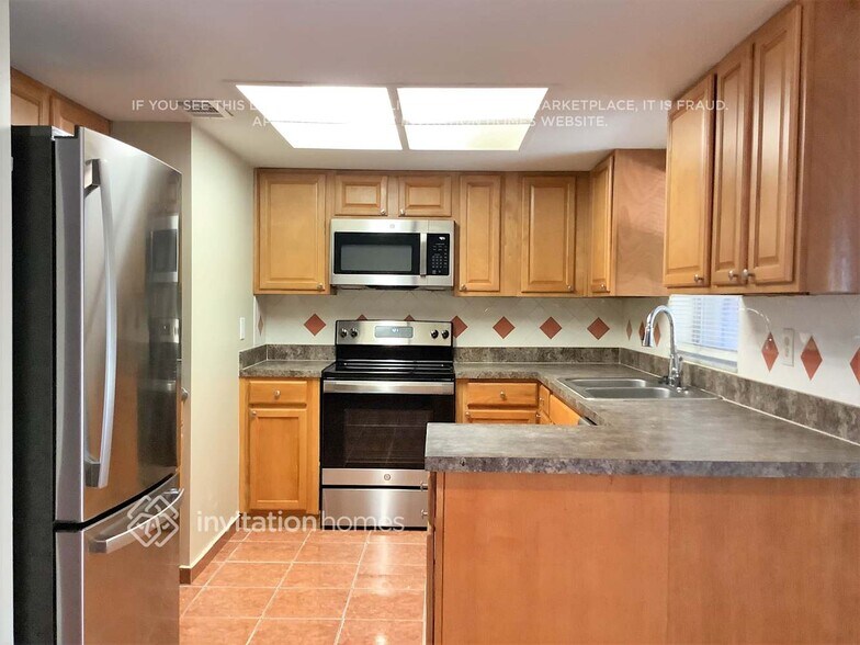 Building Photo - 814 Centerwood Ct