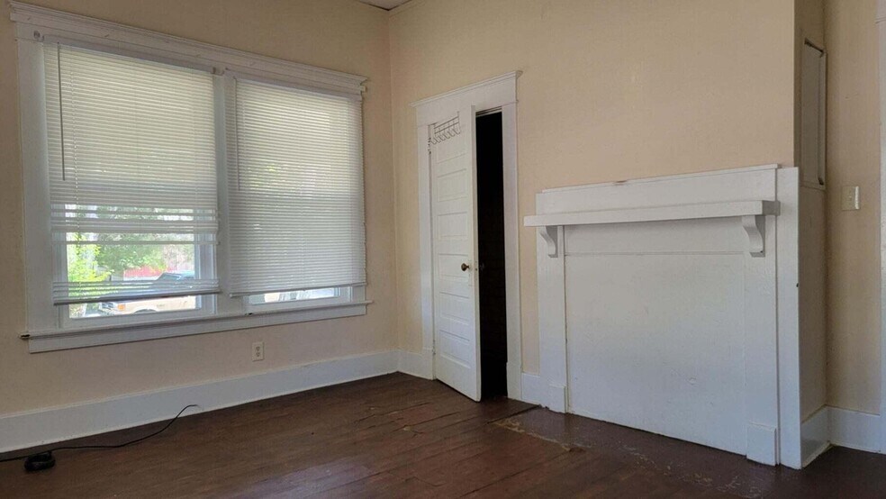 Building Photo - 1728 Telfair St