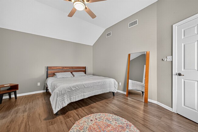 Building Photo - 6719 Woodland Oaks
