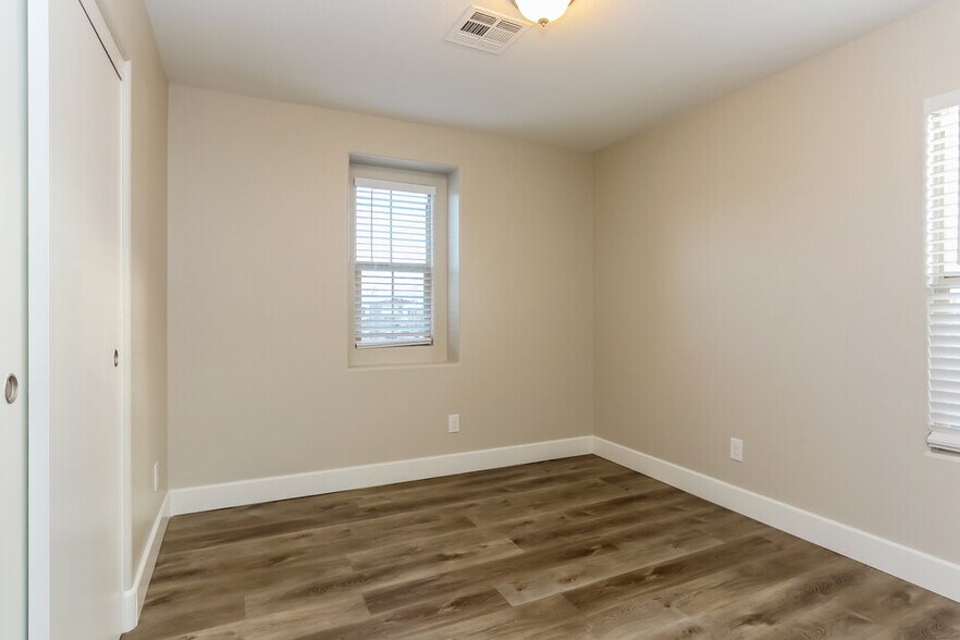 Building Photo - 10751 W Broxden Junction Ave