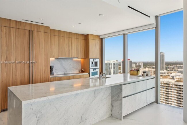 Building Photo - 2000 S Ocean Dr