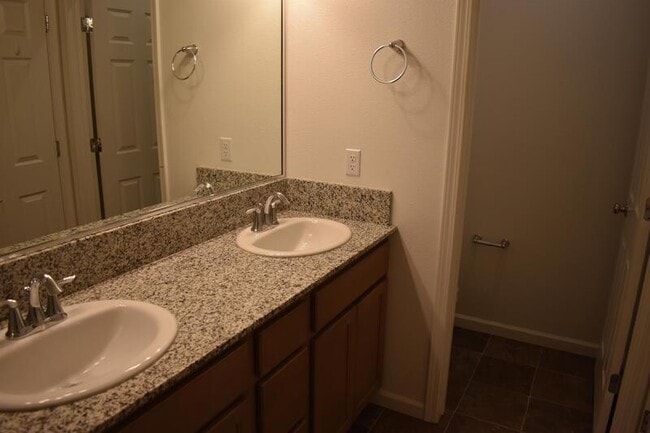 Building Photo - 31 Medieval St