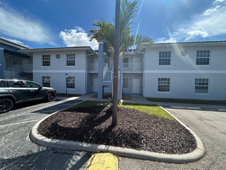 Building Photo - 2/2  Off Six Mile Cove Coming mid March