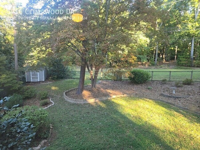 Building Photo - 5416 Cedarwood Dr