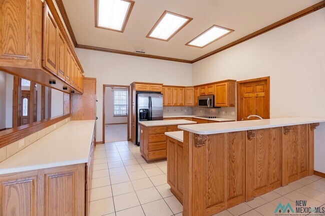 Building Photo - 3905 Springwood Dr