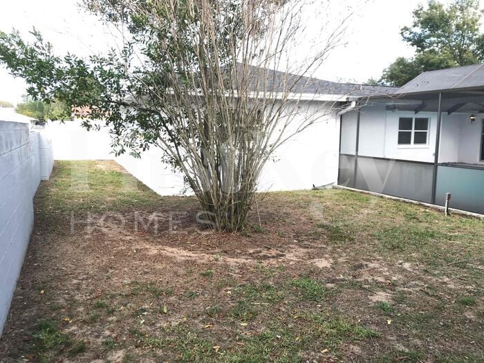 Building Photo - 701 Kingswood Loop