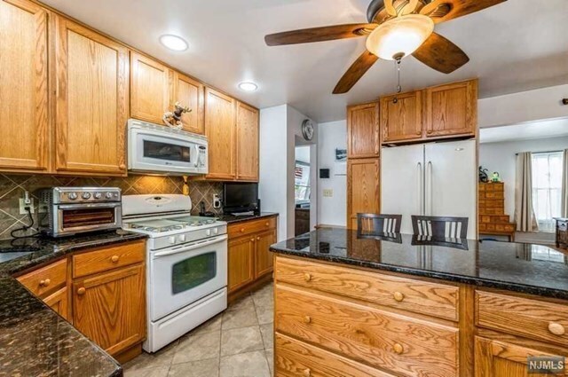 Building Photo - 2 Andrew Ct