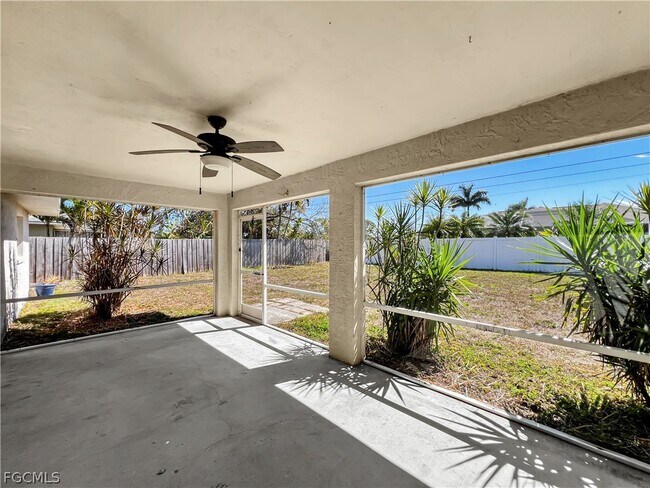 Building Photo - 208 SE 17th St