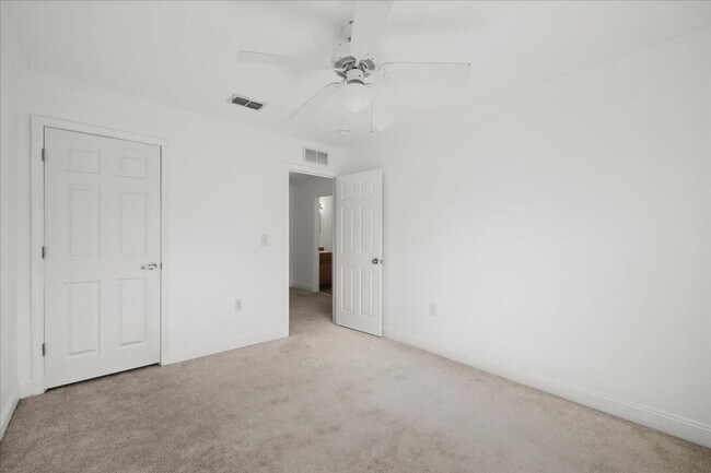 Building Photo - 606 Wingspan Way