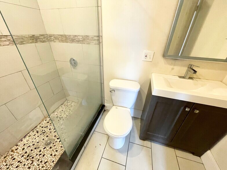 Building Photo - 92 L St