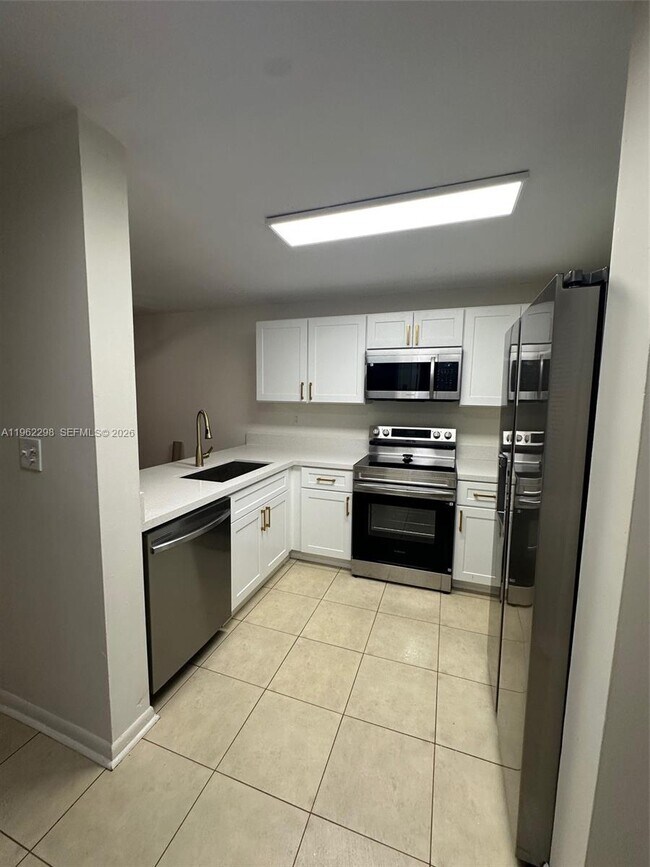 Building Photo - 210 SW 11th St