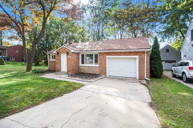 Building Photo - 392 Firwood St