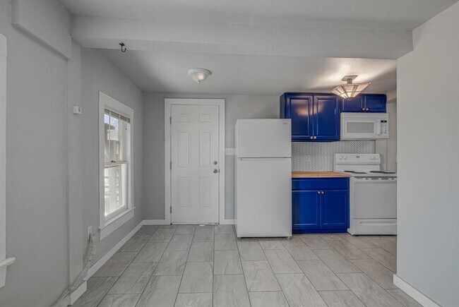 Building Photo - 1708 19th St