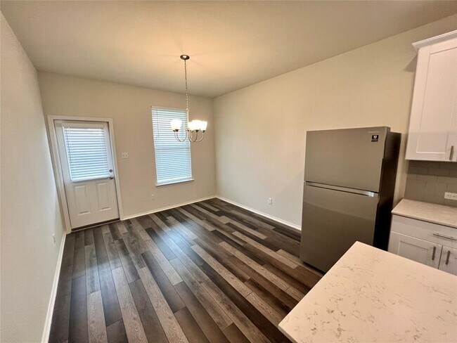 Building Photo - 353 Grace Lilly Dr