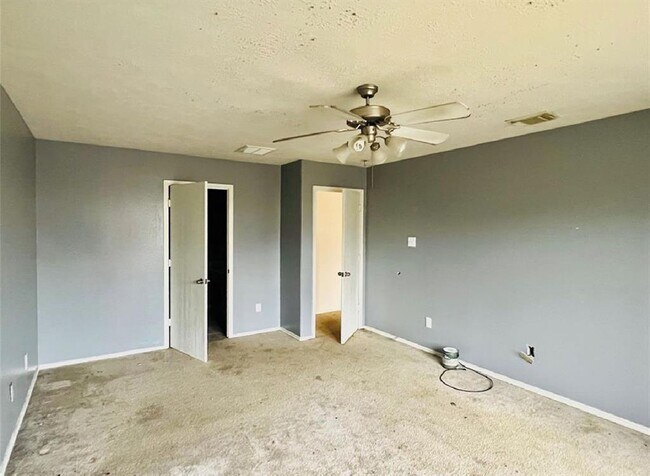 Building Photo - 8006 Echinacea Dr
