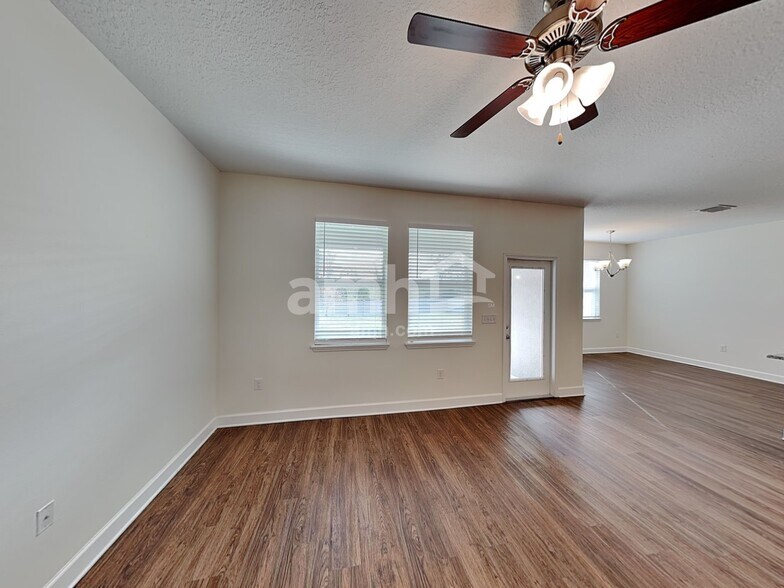 Building Photo - 4501 Reisswood Loop