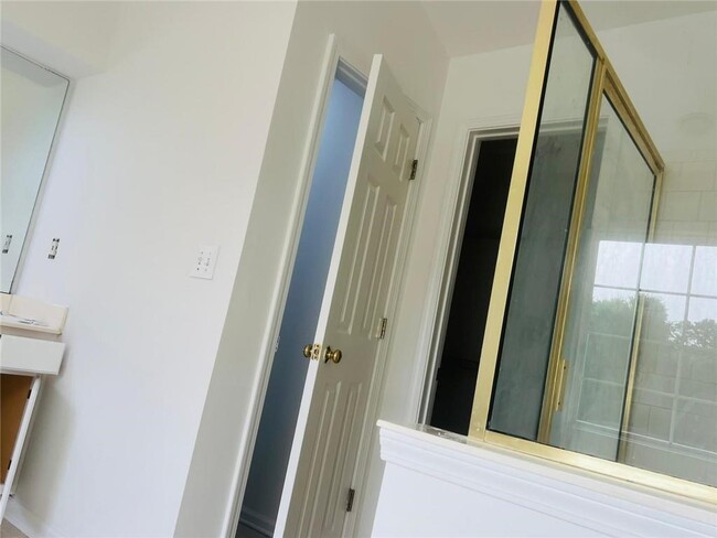 Building Photo - 3587 Thornbrooke Pl