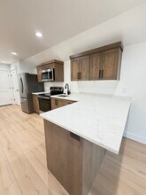 Building Photo - 3055 W Bonneville Cir