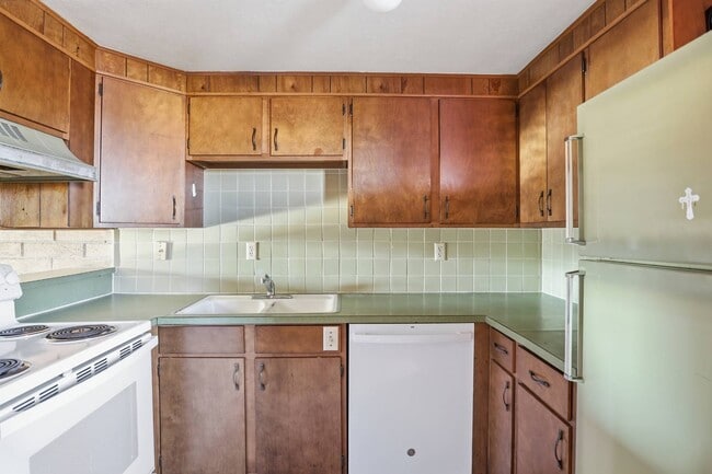 Building Photo - 500 NE 15th St