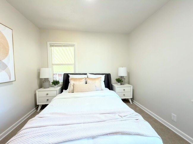 Building Photo - Beautiful Remodeled Home