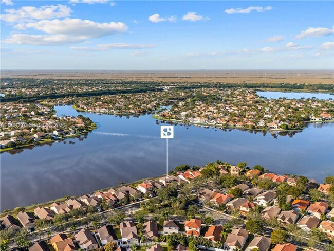 Building Photo - 1433 Presidio Dr