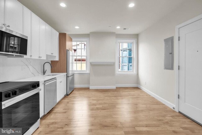 Building Photo - 333 S 21st St