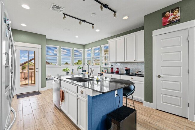 Building Photo - 3202 Betony St