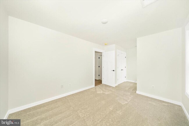 Building Photo - 801 Cedar Ave