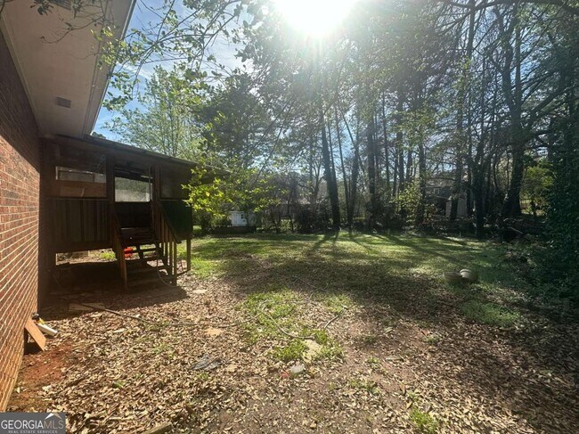 Building Photo - 1009 Pinecrest Dr