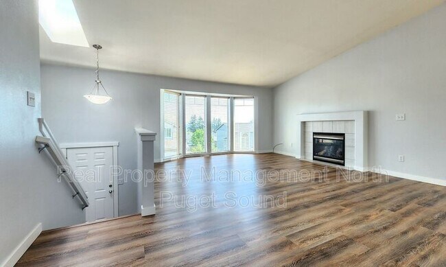 Building Photo - 7209 31st Pl NE