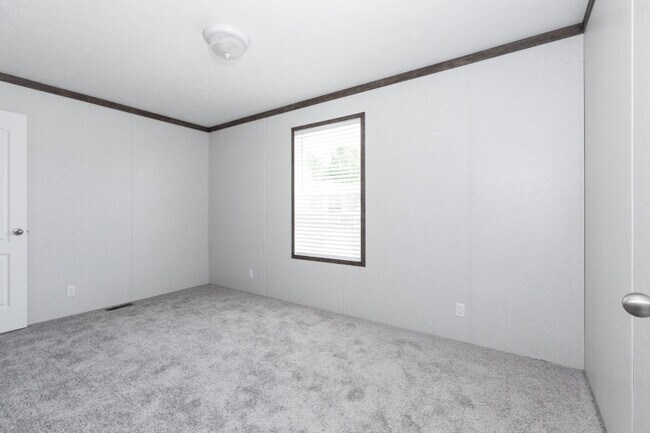 Building Photo - 317 Tulip Ln