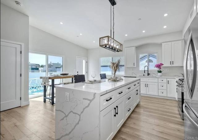 Building Photo - 573 Florida St