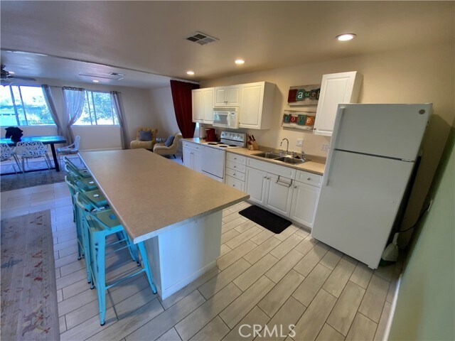 Building Photo - 35450 Calle Nopal