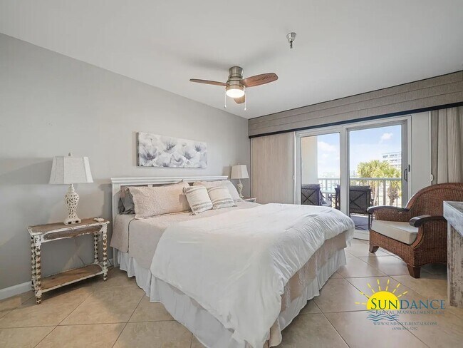 Building Photo - Furnished Optional 2 Bedroom Home, Holiday Isle Waterfront Condo!