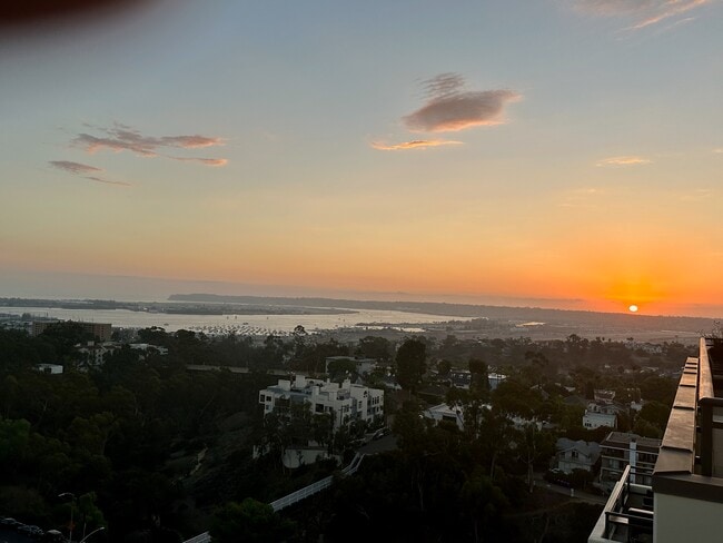 Building Photo - 475 Redwood St