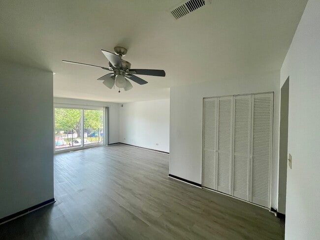Building Photo - 1703 W Mansard Ln