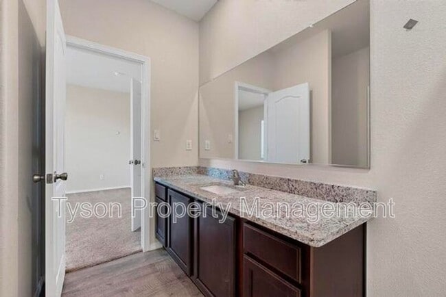 Building Photo - 3408 Oregon Trail Rd NE