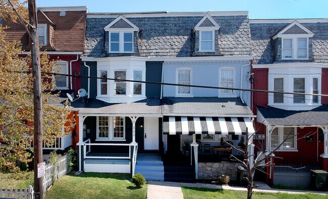 Building Photo - 333 S Ann St