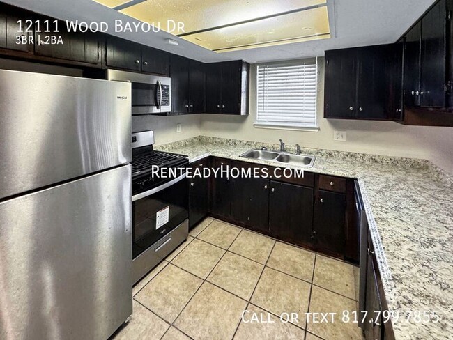 Building Photo - 12111 Wood Bayou Dr