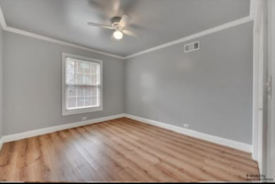 Building Photo - 510 Shorely Dr