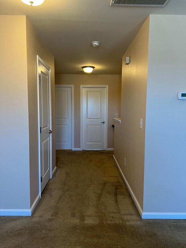 Building Photo - Coming Soon – Available November 1st! Spacious 4-Bedroom Home