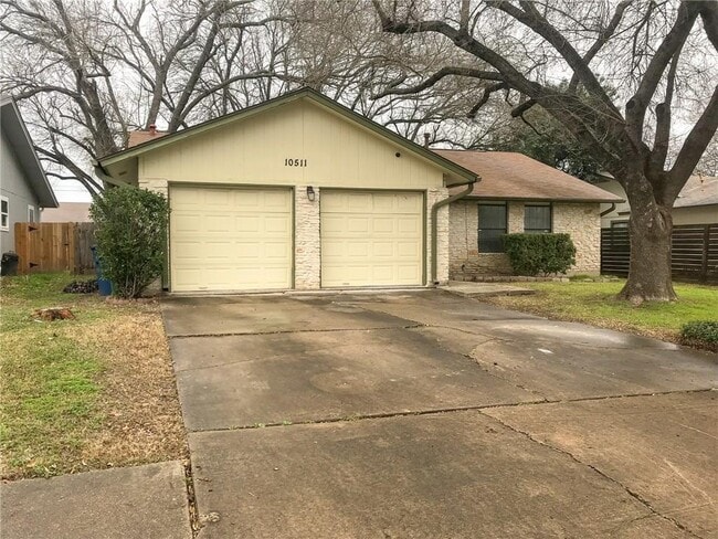 Building Photo - 10511 Robinwood Cir
