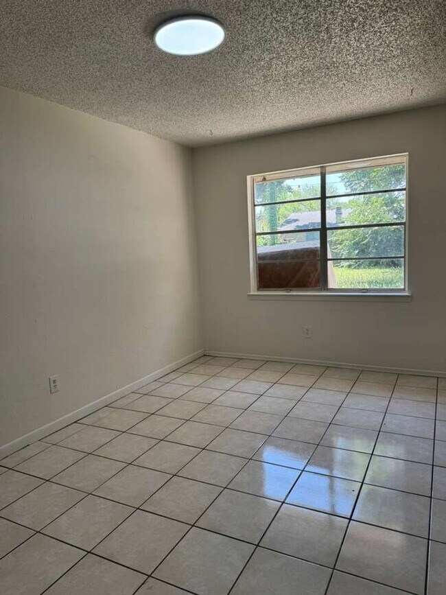 Building Photo - A hassle-free lifestyle