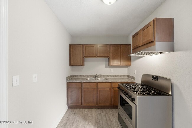 Building Photo - 3055 2nd St Cir