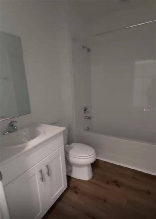 Building Photo - 4393 Riverbend Blvd