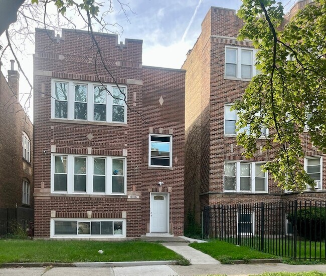 Primary Photo - 8106 S Langley Ave