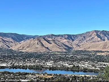 Building Photo - 2467 Twin Peaks Vw