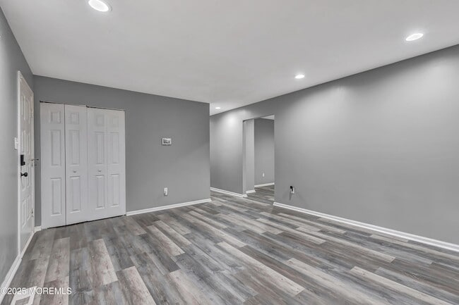 Building Photo - 145 W Woodburn Ave