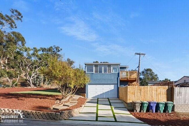 Building Photo - Remodeled 2Bdm 2Ba Unfurnished Downstairs Unit Located in the Heart of San Diego’s Vibrant Old To...