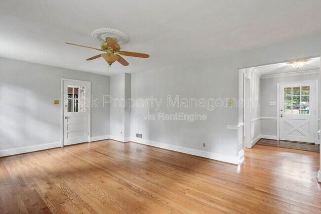 Building Photo - 3351 Scottview Dr